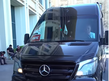 Everything at the UFC event was organized precisely and professionally – and the transportation was on us!